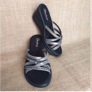 Skechers Rumbler Wave New Lassie sandals NWOT